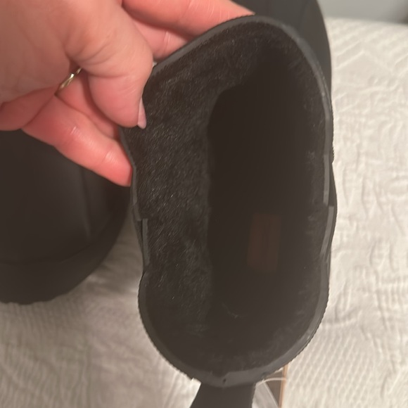 Chooka Chelsea Faux Fur Waterproof Boots - Picture 8 of 9